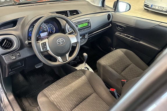 Toyota Yaris 15 of 20