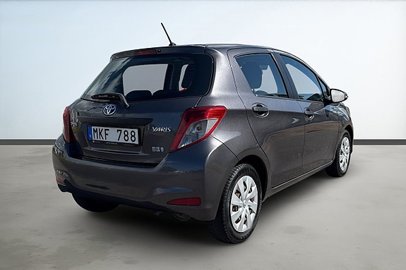Toyota Yaris 5 of 20