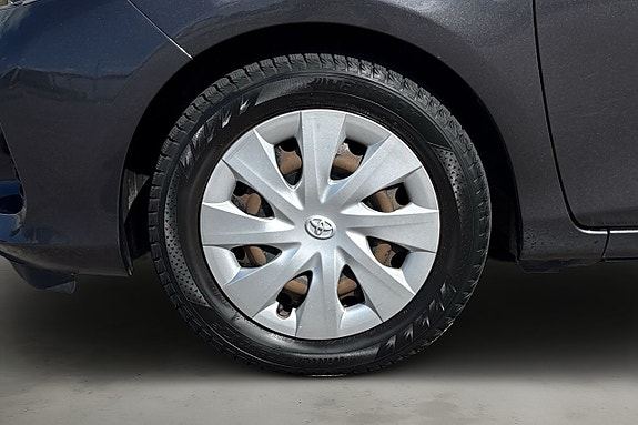 Toyota Yaris 9 of 20