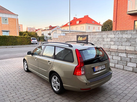 Volvo V50 8 of 23