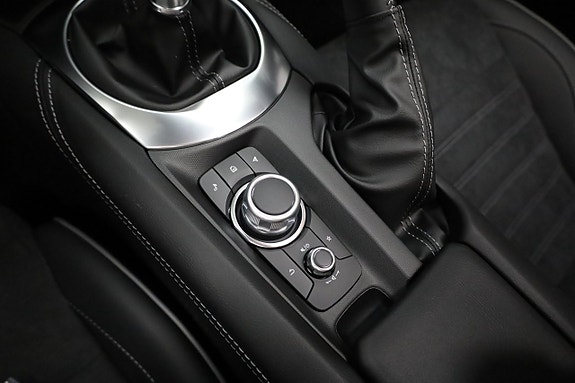 Mazda MX-5 27 of 30