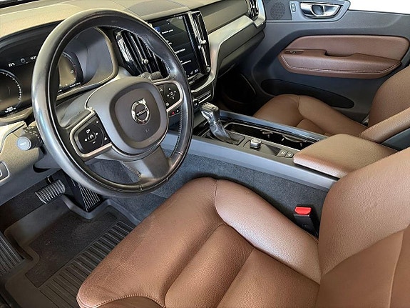 Volvo XC60 9 of 16