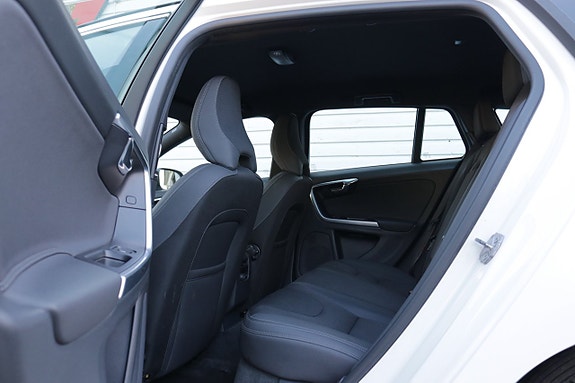 Volvo V60 10 of 15
