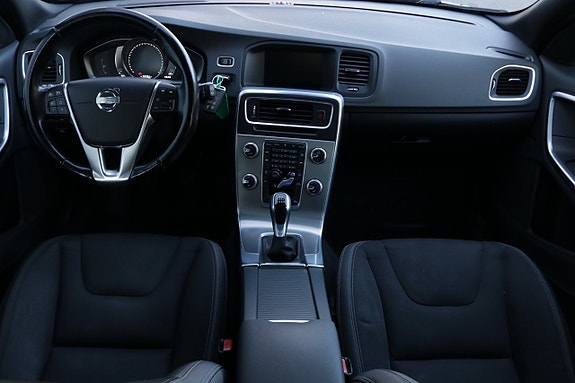 Volvo V60 7 of 15