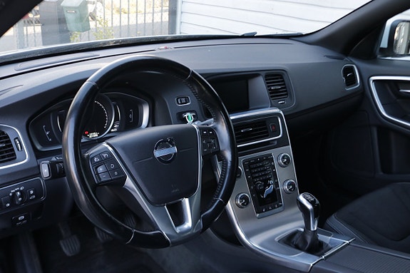Volvo V60 6 of 15