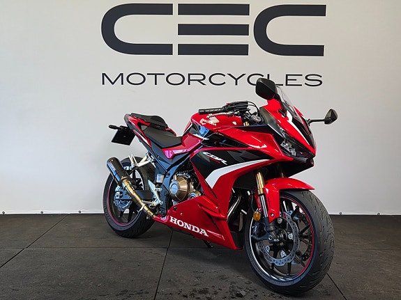 Honda CBR500R 2 of 3