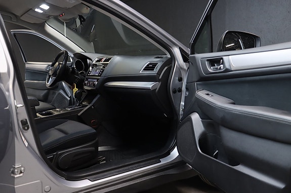 Subaru Outback 14 of 27