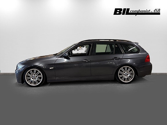 BMW 320i 2 of 15