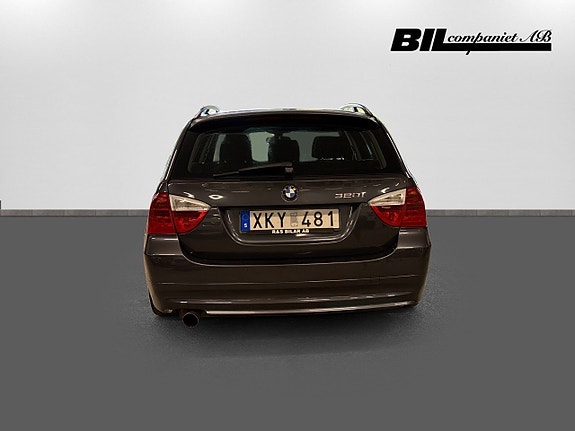 BMW 320i 6 of 15