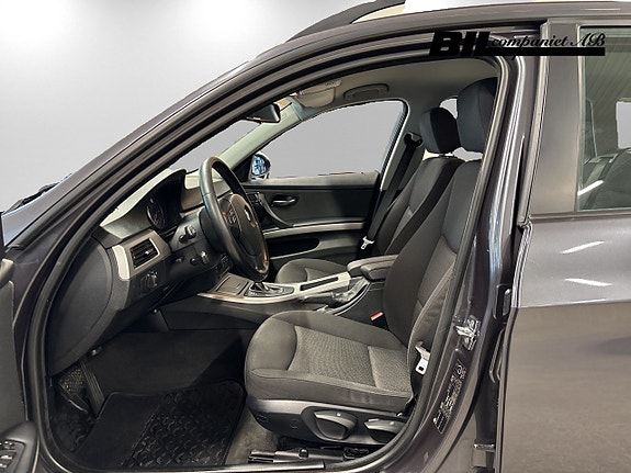 BMW 320i 8 of 15