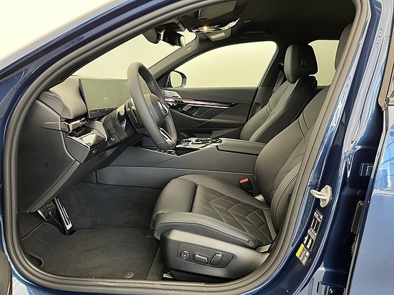 BMW i5 5 of 16