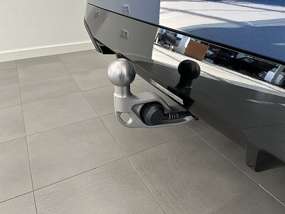 BMW i5 15 of 16