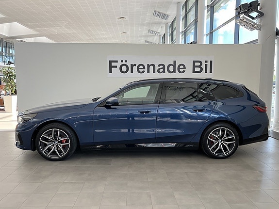 BMW i5 3 of 16