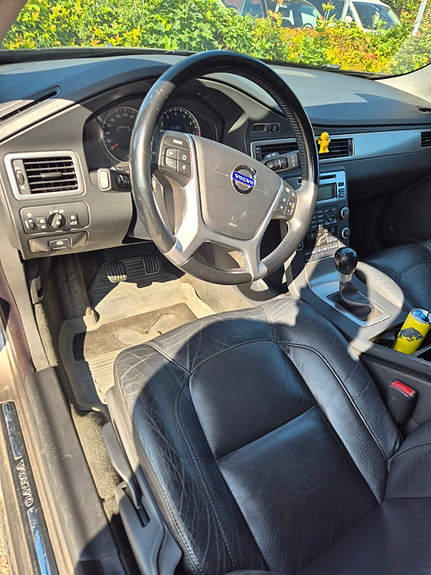 Volvo V70 5 of 6