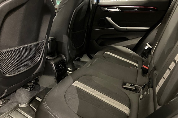 BMW X1 20 of 21