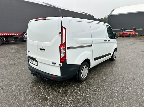 Ford Transit Custom 2 of 5