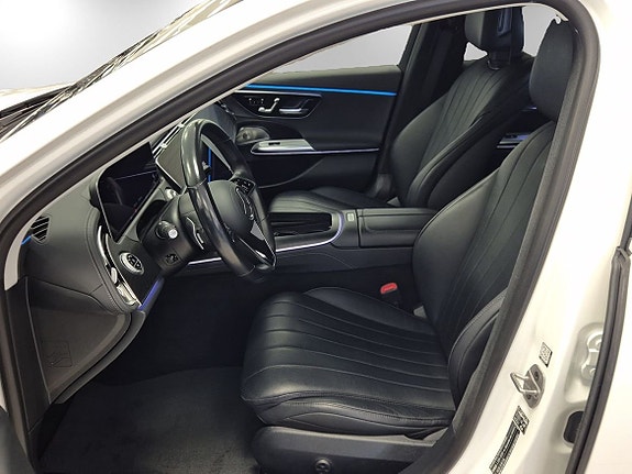 Mercedes-Benz E300 de 8 of 14