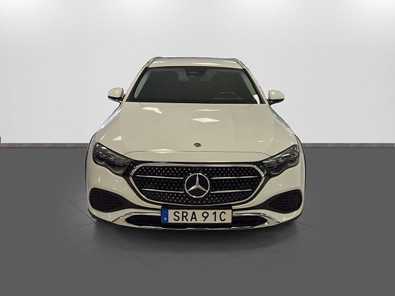 Mercedes-Benz E300 de 2 of 14
