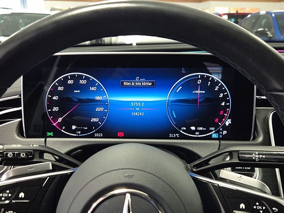 Mercedes-Benz E300 de 13 of 14
