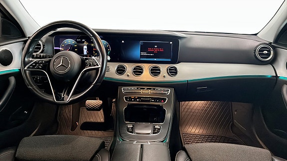 Mercedes-Benz E300 4 of 26