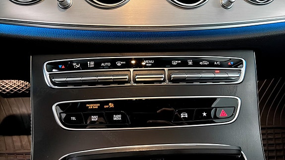 Mercedes-Benz E300 20 of 26