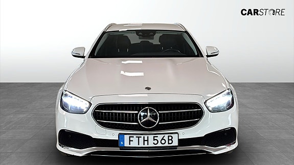 Mercedes-Benz E300 8 of 26