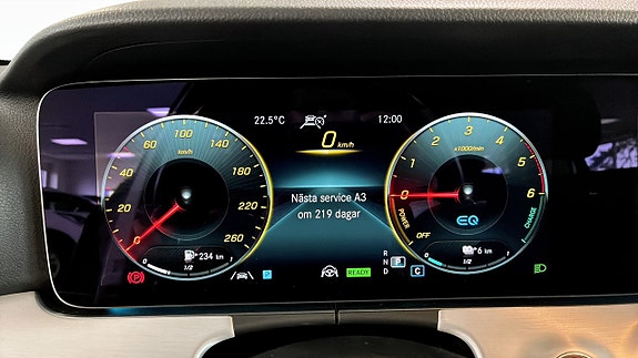 Mercedes-Benz E300 18 of 26