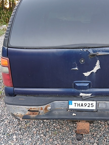 Chevrolet Tahoe 5 of 7