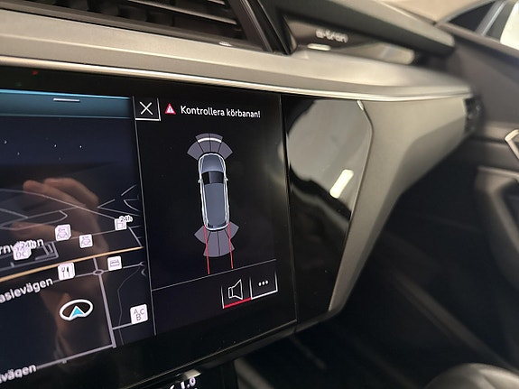 Audi e-tron 15 of 18