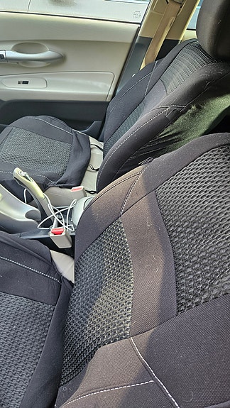 Toyota Auris 12 of 12