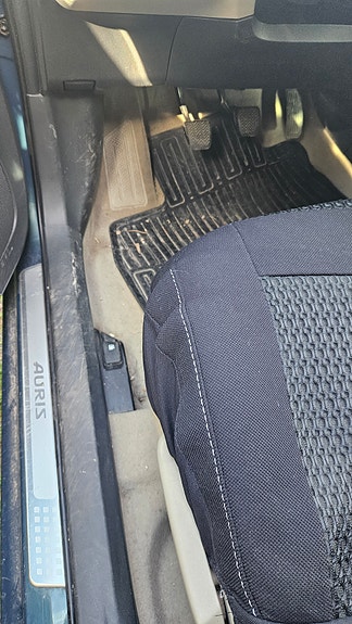 Toyota Auris 11 of 12