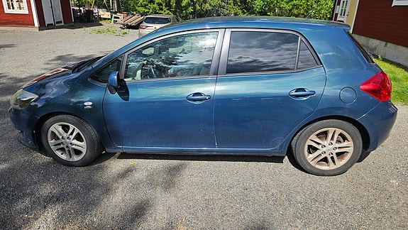 Toyota Auris 4 of 12
