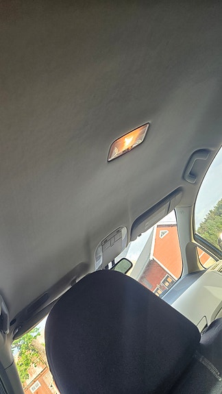 Toyota Auris 8 of 12