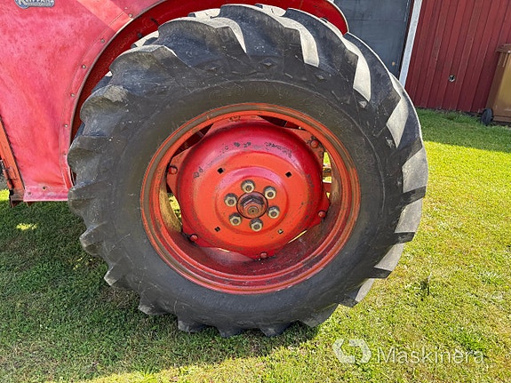 Traktor BOLINDER-MUNKTELL Volvo 320 9 of 27