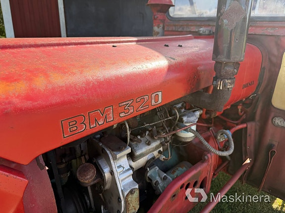 Traktor BOLINDER-MUNKTELL Volvo 320 15 of 27