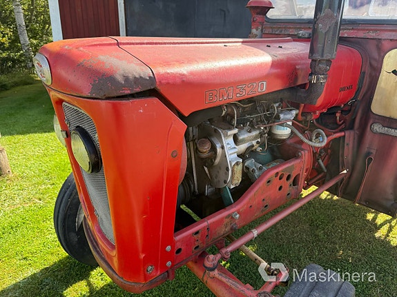 Traktor BOLINDER-MUNKTELL Volvo 320 16 of 27