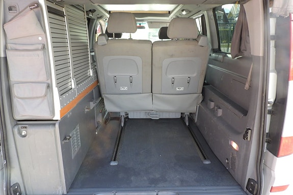 Mercedes-Benz Viano 14 of 17