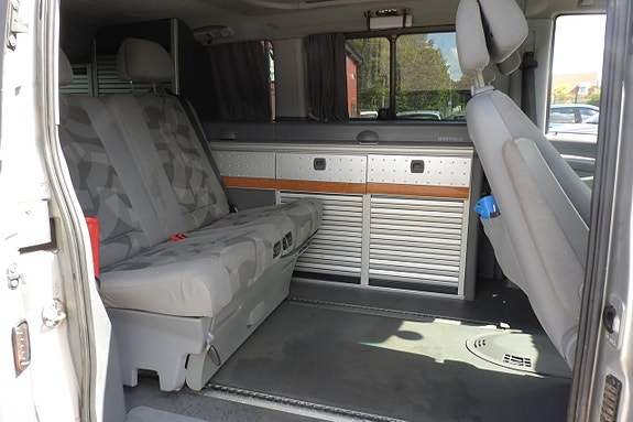 Mercedes-Benz Viano 8 of 17