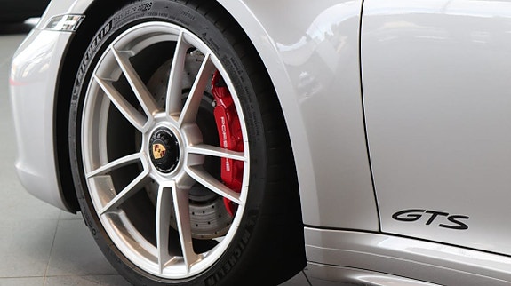 Porsche 911 Carrera 4 GTS 14 of 14
