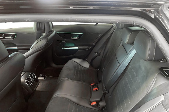 Mercedes-Benz C300 de 18 of 21
