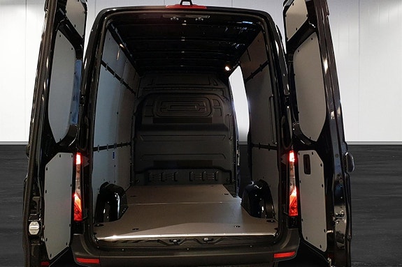 Mercedes-Benz Sprinter 317 12 of 16