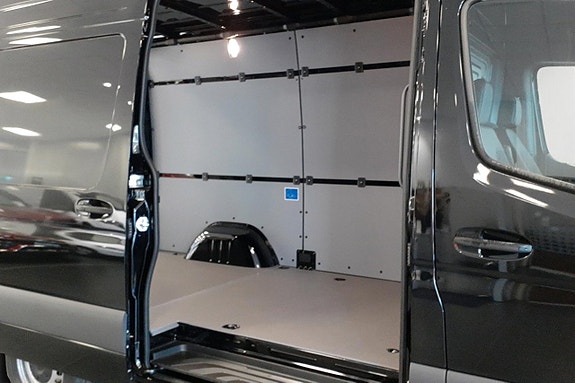 Mercedes-Benz Sprinter 317 14 of 16
