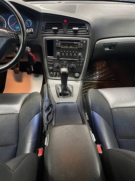 Volvo V70 16 of 20