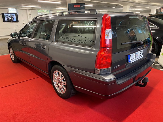 Volvo V70 4 of 20