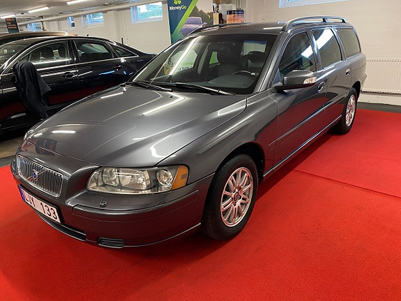 Volvo V70 3 of 20