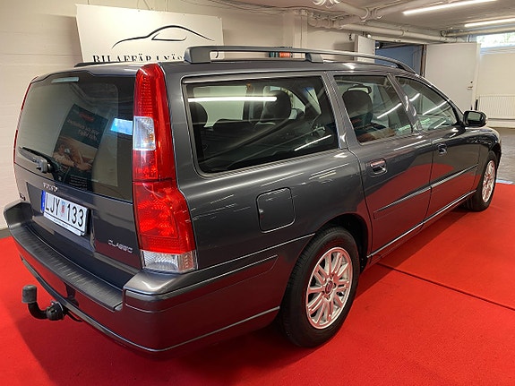 Volvo V70 8 of 20