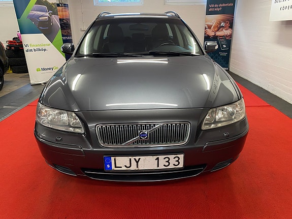 Volvo V70 2 of 20