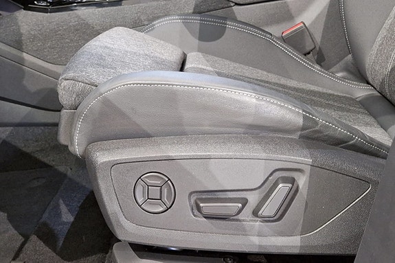Audi Q6 e-tron 7 of 17