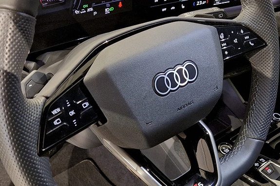 Audi Q6 e-tron 11 of 17