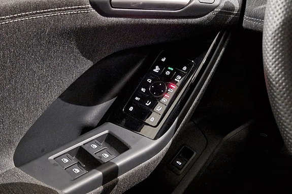 Audi Q6 e-tron 9 of 17